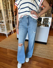 Load image into Gallery viewer, Cello Wide Leg High Rise Jeans- Light Wash
