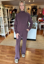 Load image into Gallery viewer, Kai Mockneck - Raisin