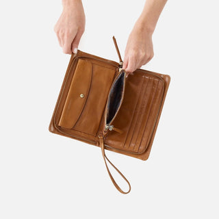 Hobo Evolve Wristlet- Truffle