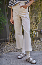 Load image into Gallery viewer, Cream Wide Leg Ankle Capri Jeans